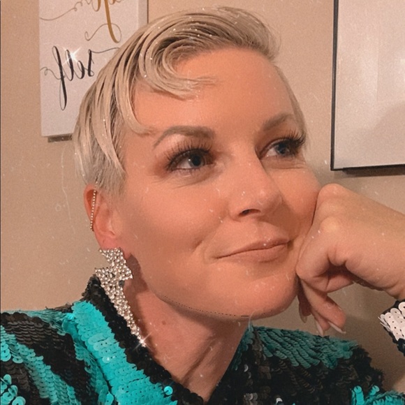 Meet your Posher, Katie - Picture 3 of 15